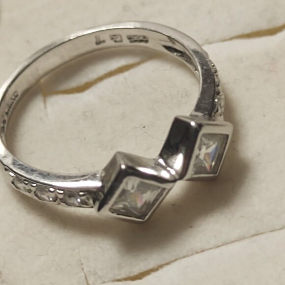 Size 6 Sterling Silver & Square Cut Cubic Zirconia Women's Ring - Picture 1 of 5